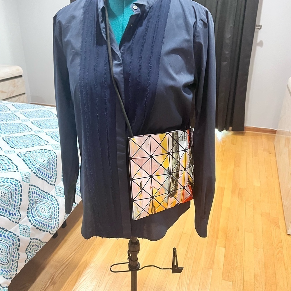 Gravity paint crossbody bao bao bag - Picture 2 of 8